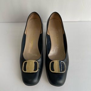 Vintage Salvatore Ferragamo Navy Blue plumps